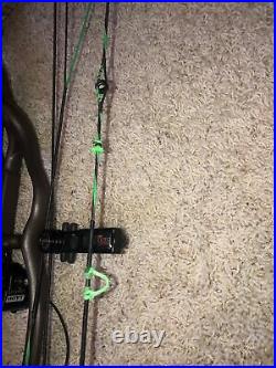 Hoyt Carbon Spyder ZT Turbo. 70lbs, 29 in Draw. Strings Brand New. No Reserve